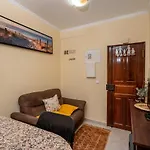 Cozy 1-bedroom - Historic Location By Lisbeyond Lejlighed Lisboa
