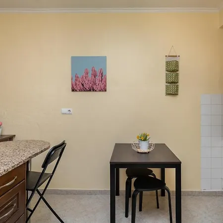 Cozy One Bedroom In Historic Location - Carmo *