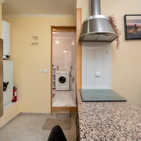 Cozy One Bedroom In Historic Location - Carmo *
