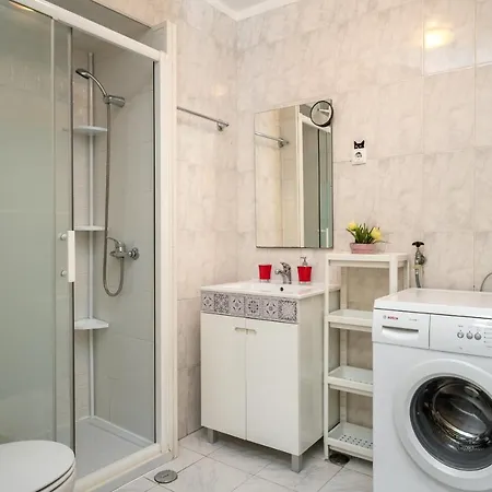 Apartment Cozy One Bedroom In Historic Location - Carmo *