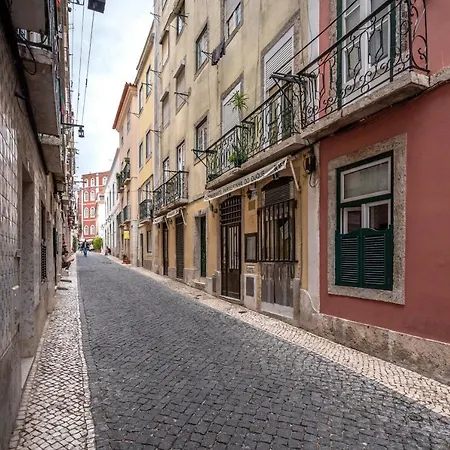 Cozy One Bedroom In Historic Location - Carmo Apartment *